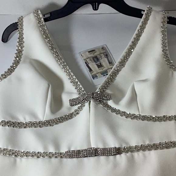 Self-Portrait
Embellished Mini Dress - Picture 12 of 16